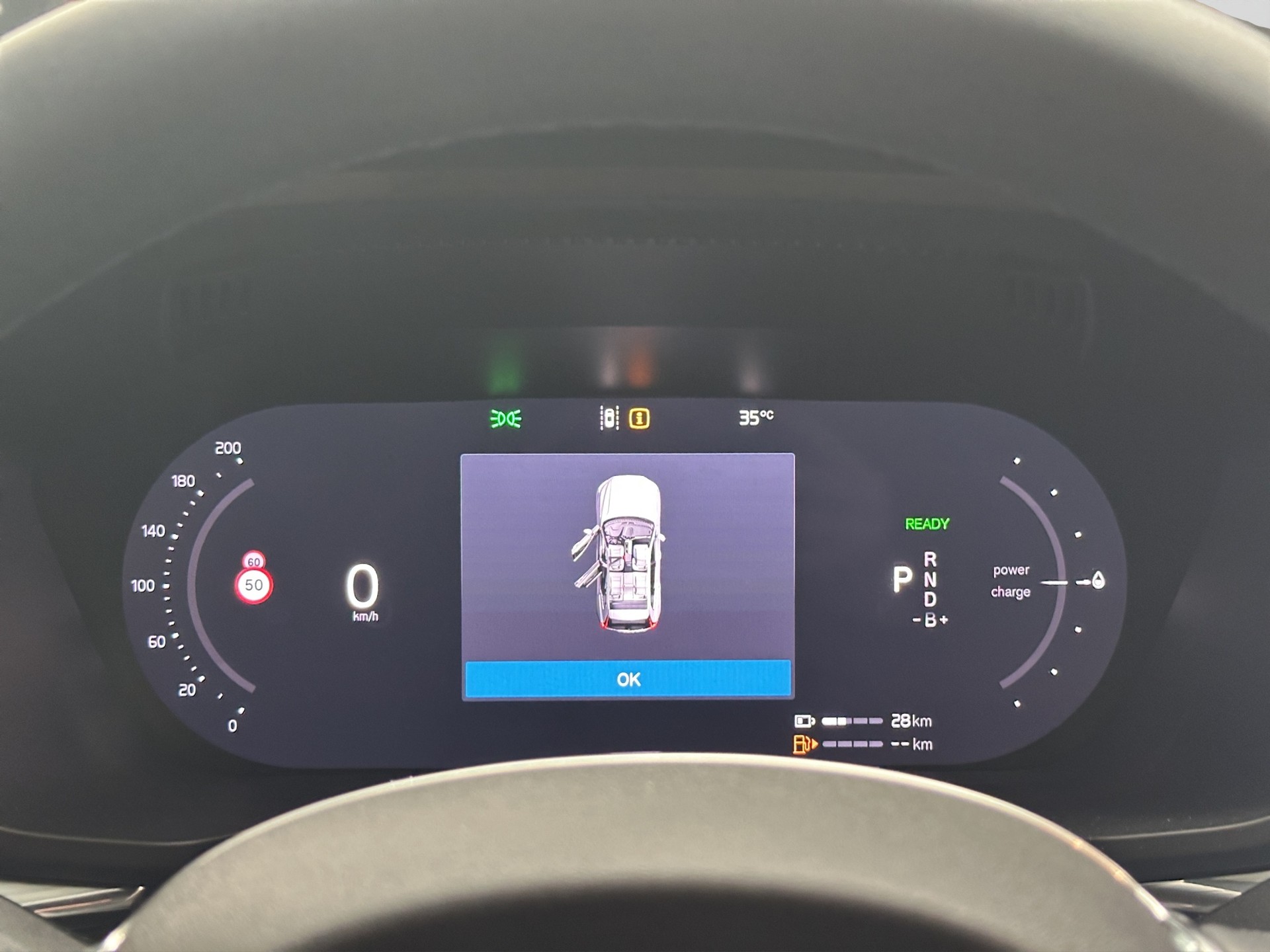 VOLVO XC60 T6 eAWD PluginHybrid Black Edition Plus Geartronic Facelift-image-11