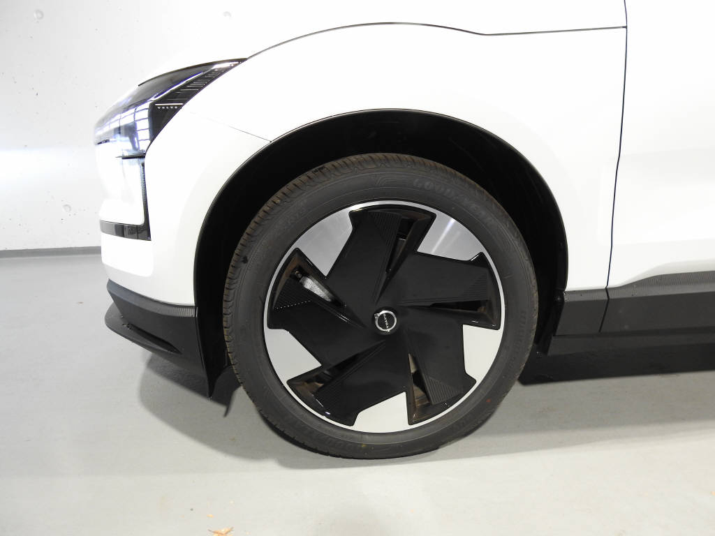 VOLVO EX 30 E60 Twin Plus Performance AWD-image-14