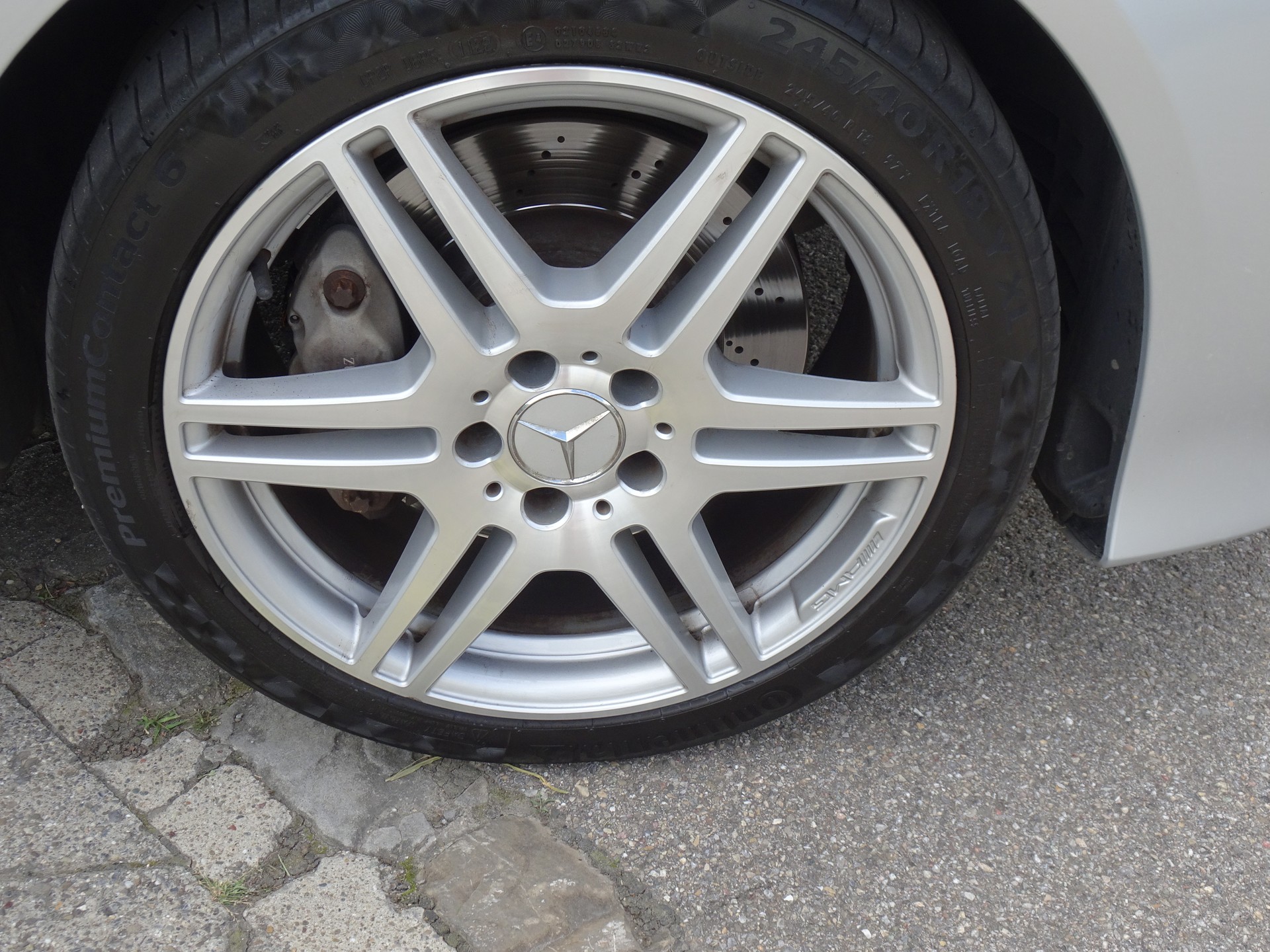 MERCEDES-BENZ E 400 Avantgarde 4Matic 7G-Tronic-image-6