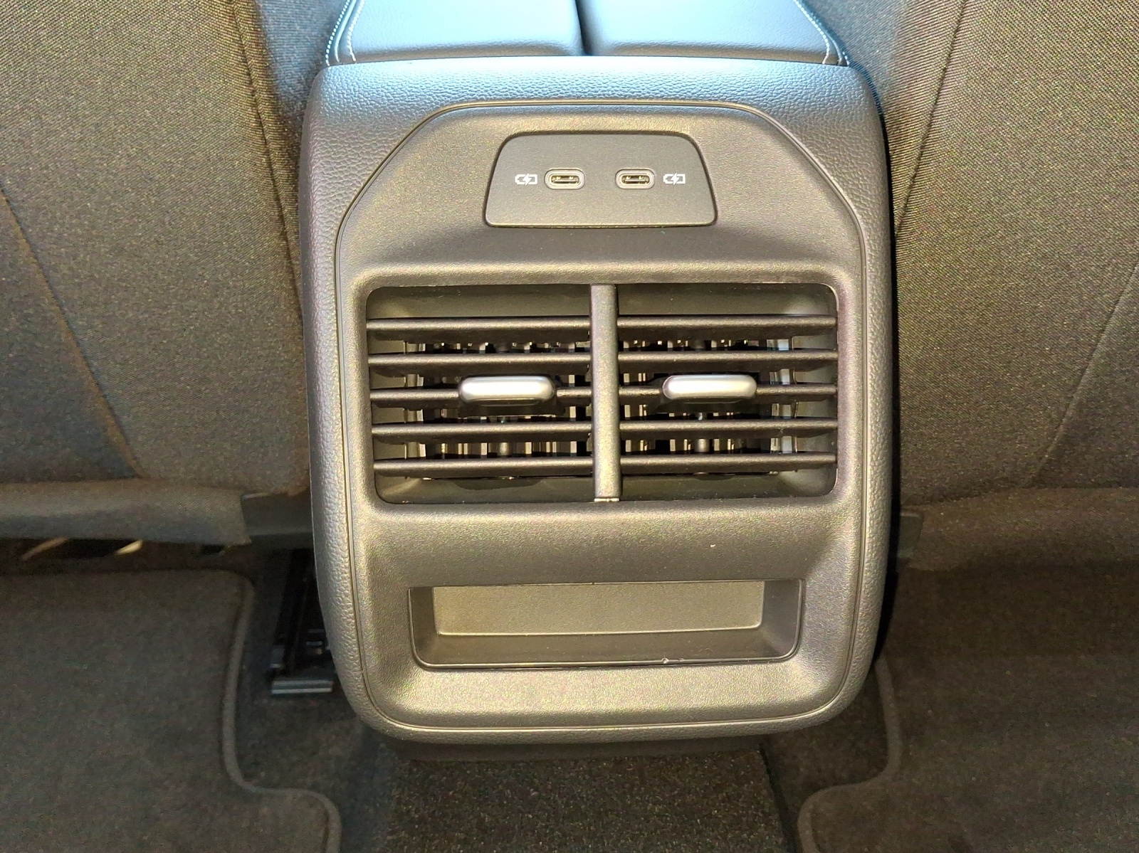 VW Passat Variant 2.0 TDI evo Basis DSG-image-10