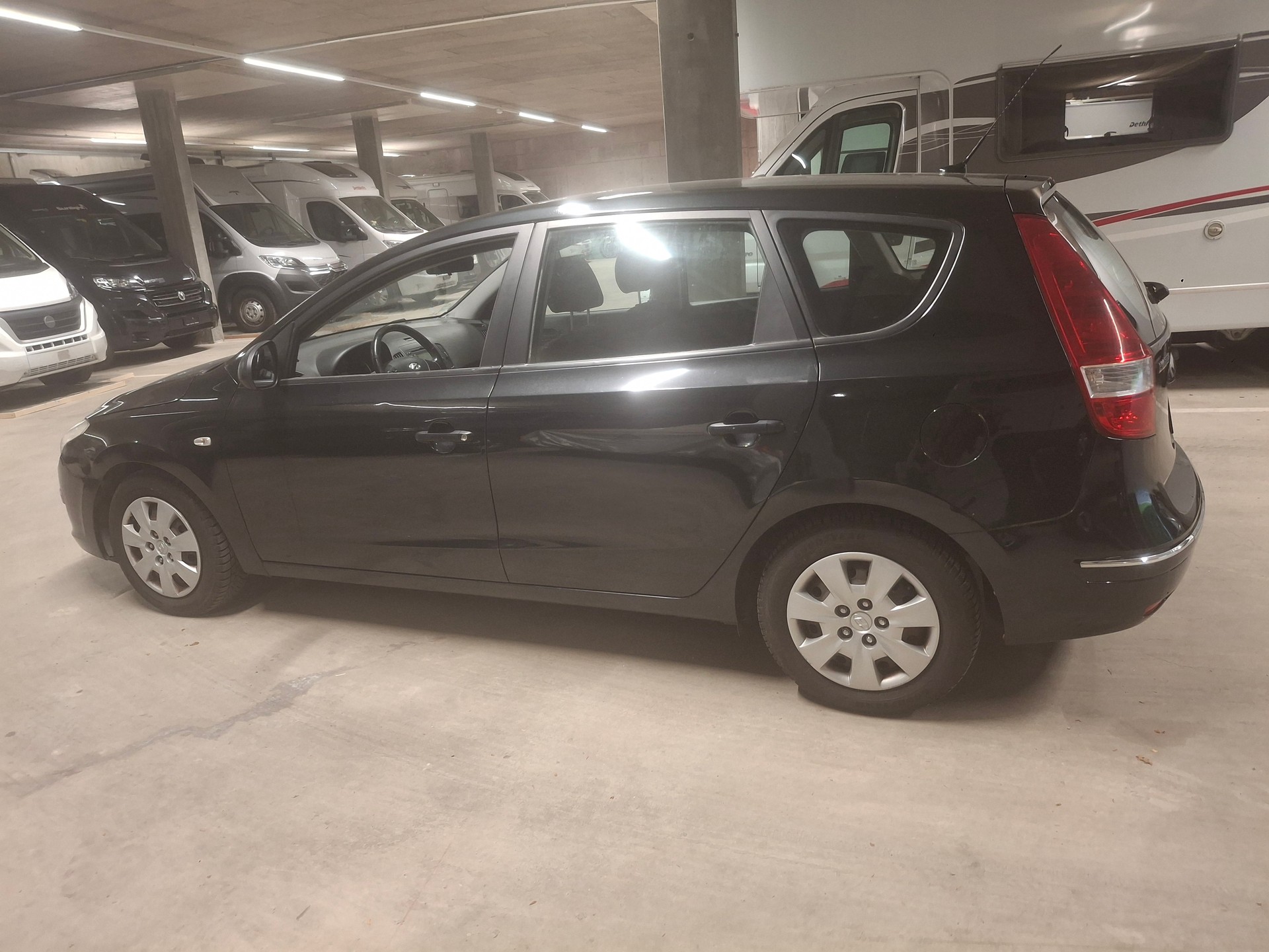 HYUNDAI i30 Wagon 1.6 Comfort-image-4