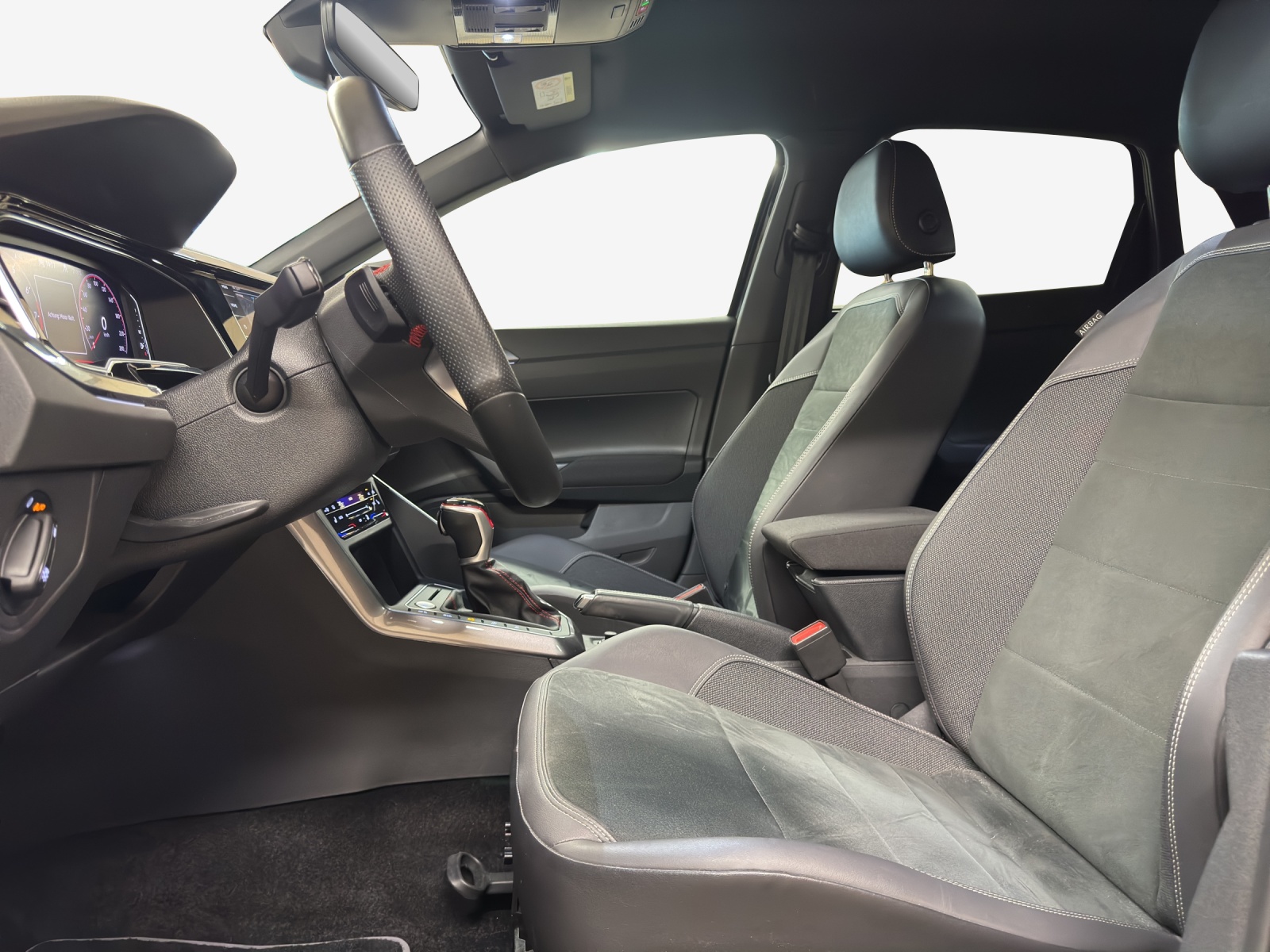 VW Polo 2.0 TSI GTI DSG-image-7