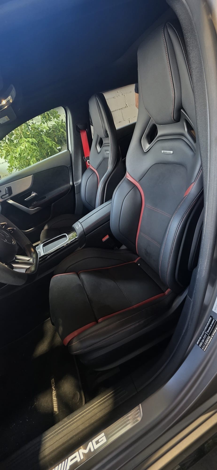 MERCEDES-BENZ A 45 S AMG 4Matic+ Speedshift-image-6