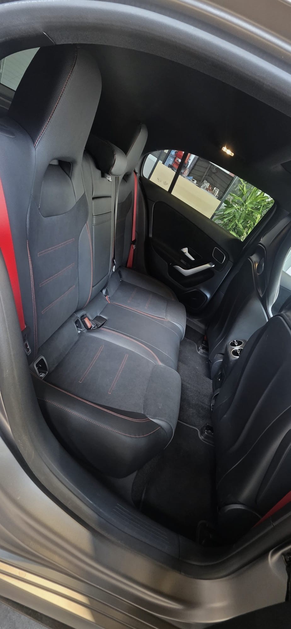 MERCEDES-BENZ A 45 S AMG 4Matic+ Speedshift-image-10