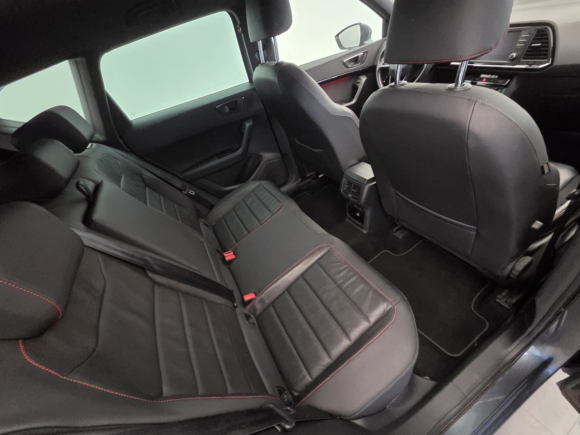 SEAT Ateca 2.0 TSI FR 4Drive DSG-image-12