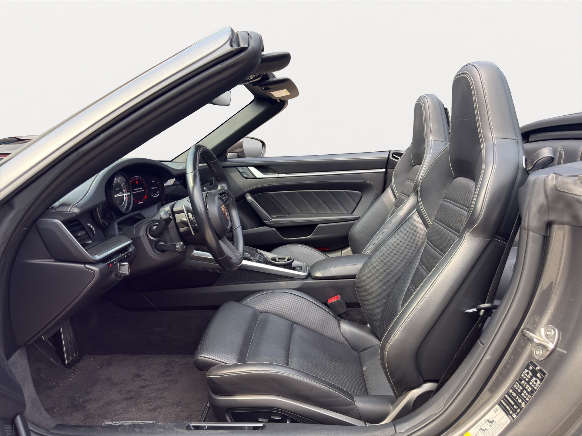 PORSCHE 911 Turbo S Cabriolet PDK-image-6