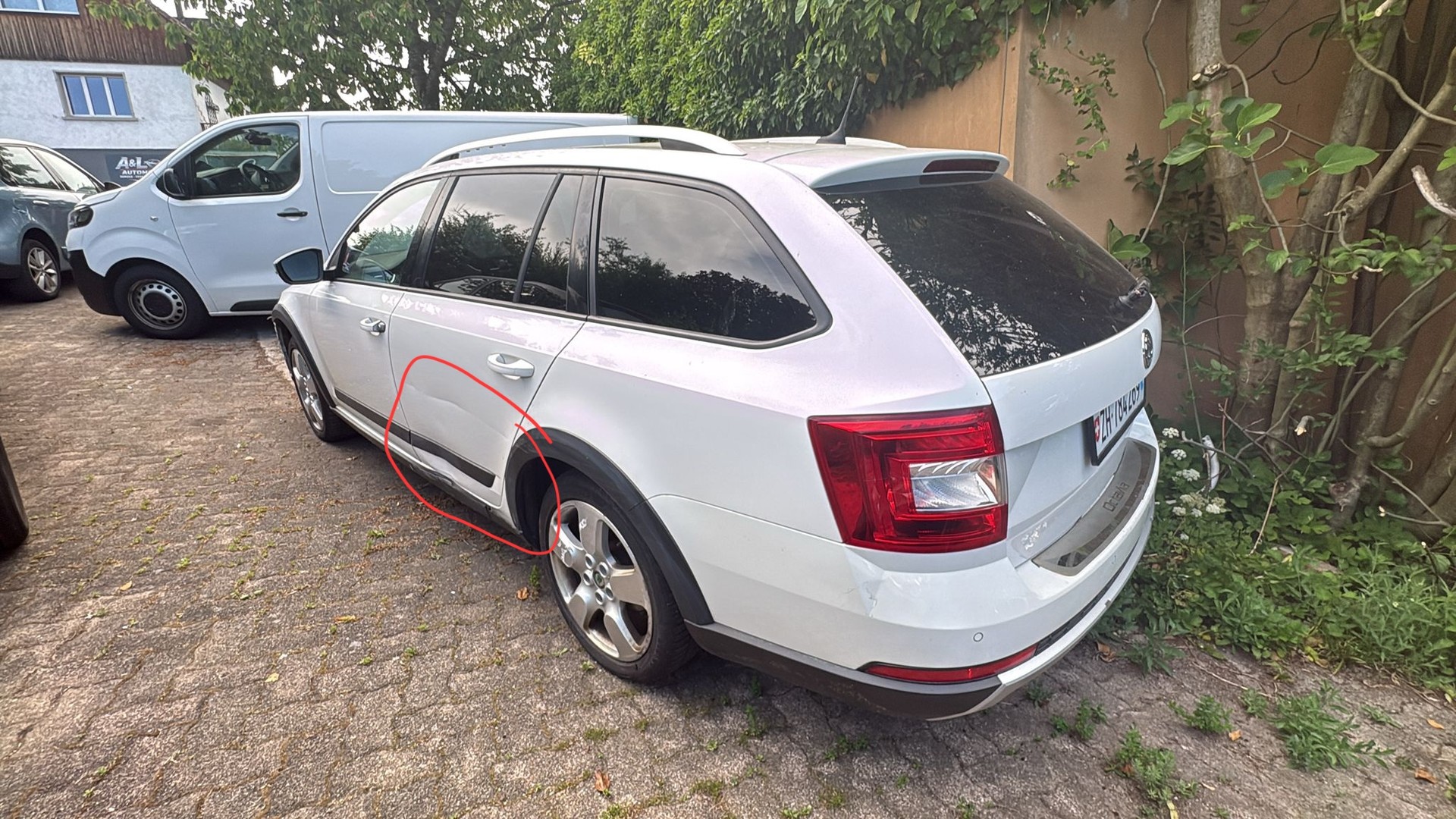 SKODA SCOUT 1.8 TSI 180 4x4 DSG-image-2