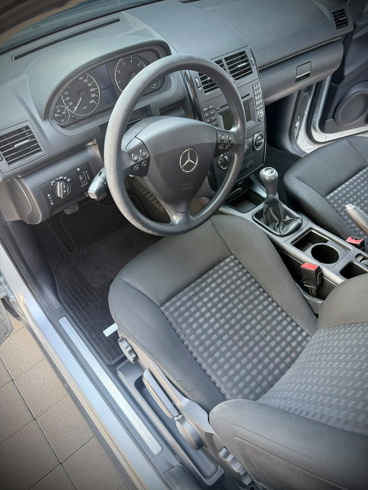 MERCEDES-BENZ A 180 (170) BlueEfficiency Classic-image-7