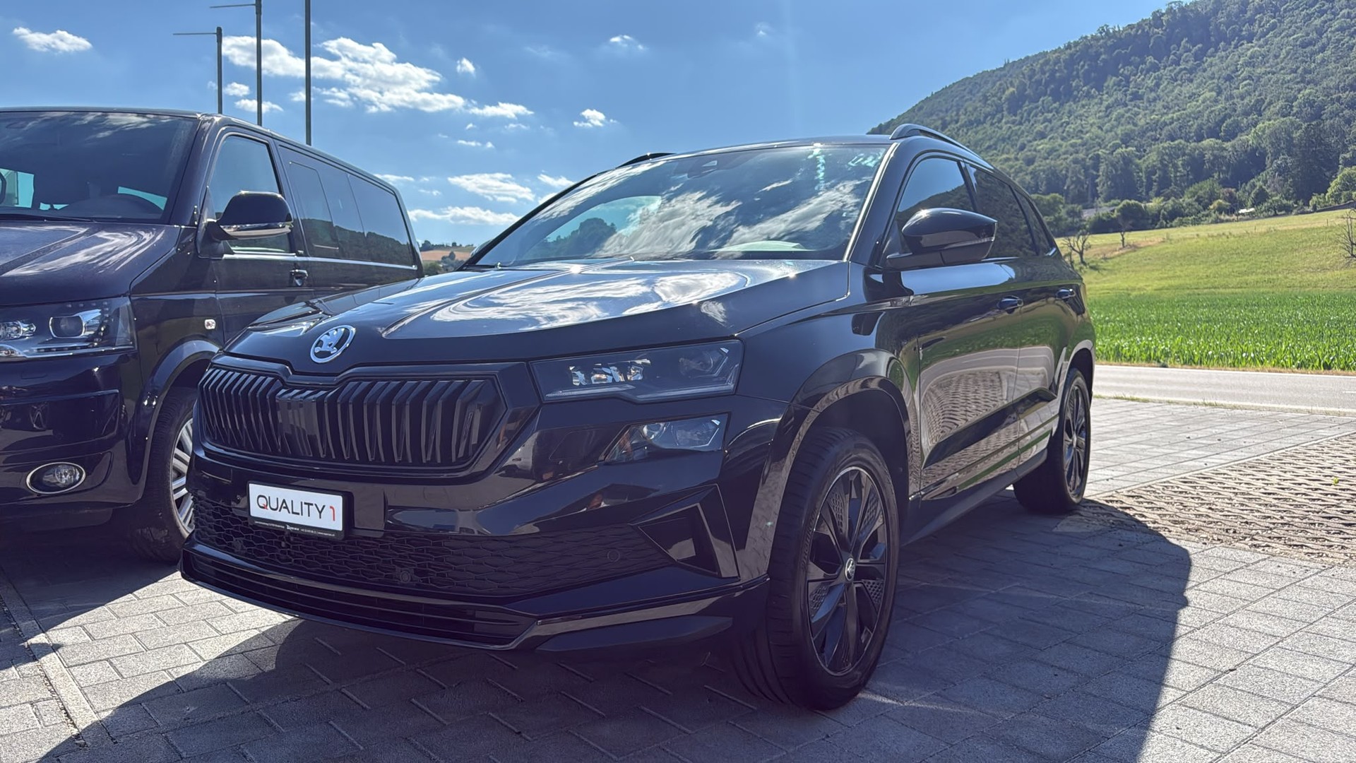 SKODA Karoq 2.0 TSI SportLine 4x4 DSG-image-1
