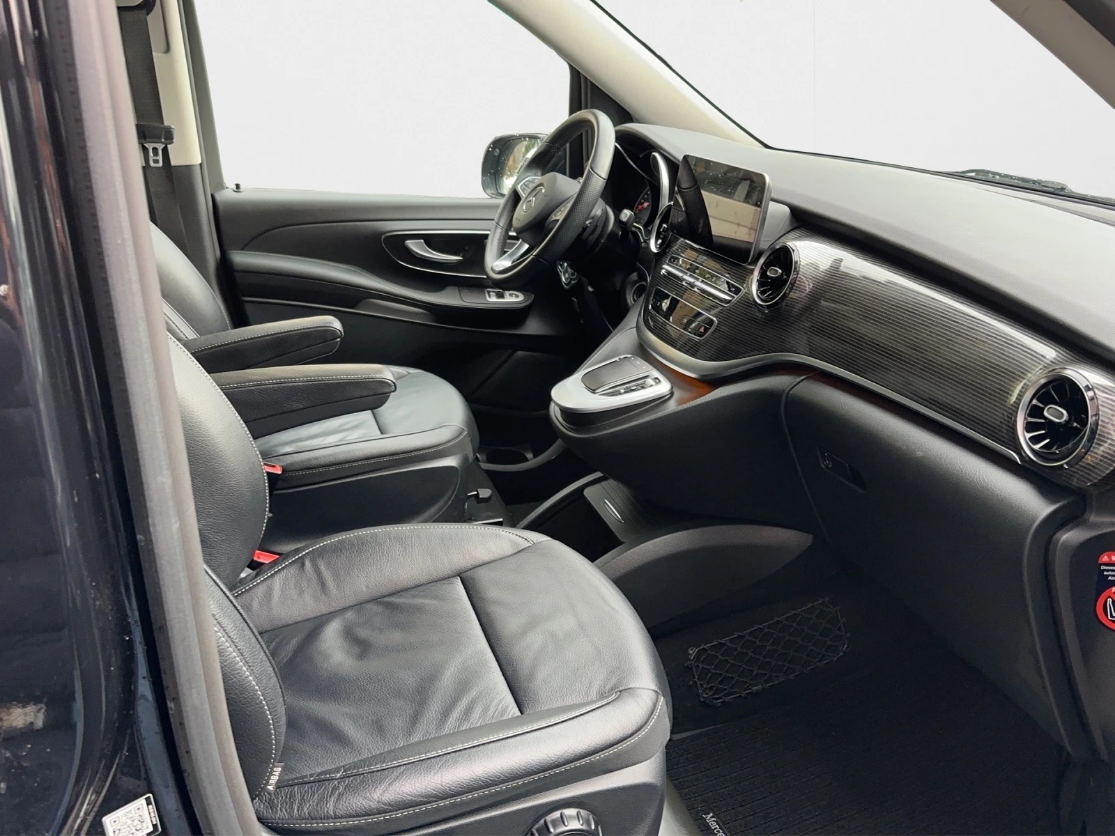 MERCEDES-BENZ EQV 300 Avantgarde lang 7-Plätze-image-20