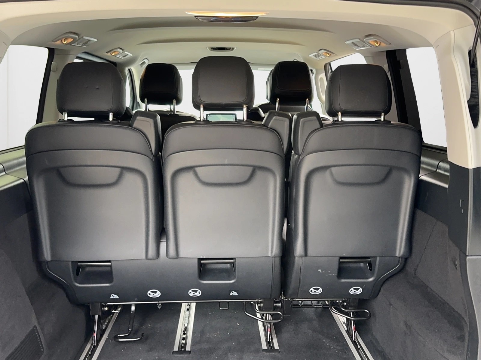 MERCEDES-BENZ EQV 300 Avantgarde lang 7-Plätze-image-13