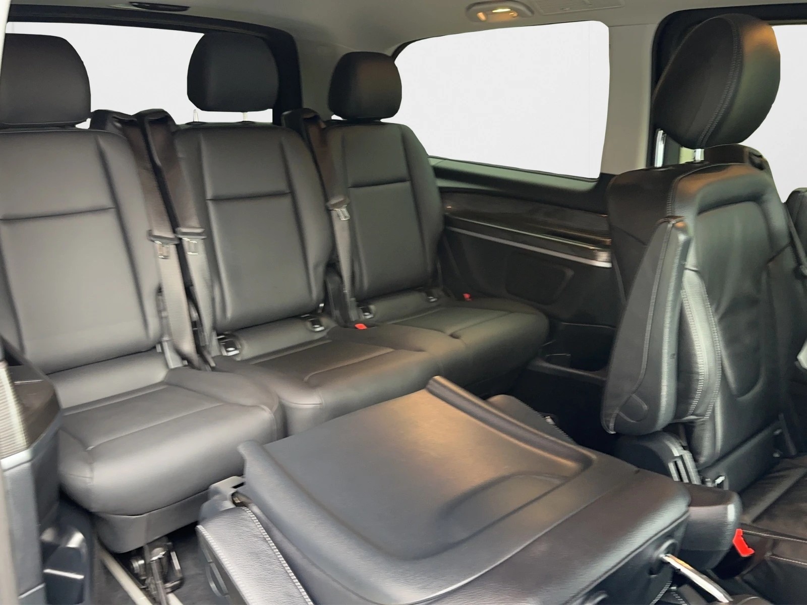 MERCEDES-BENZ EQV 300 Avantgarde lang 7-Plätze-image-23