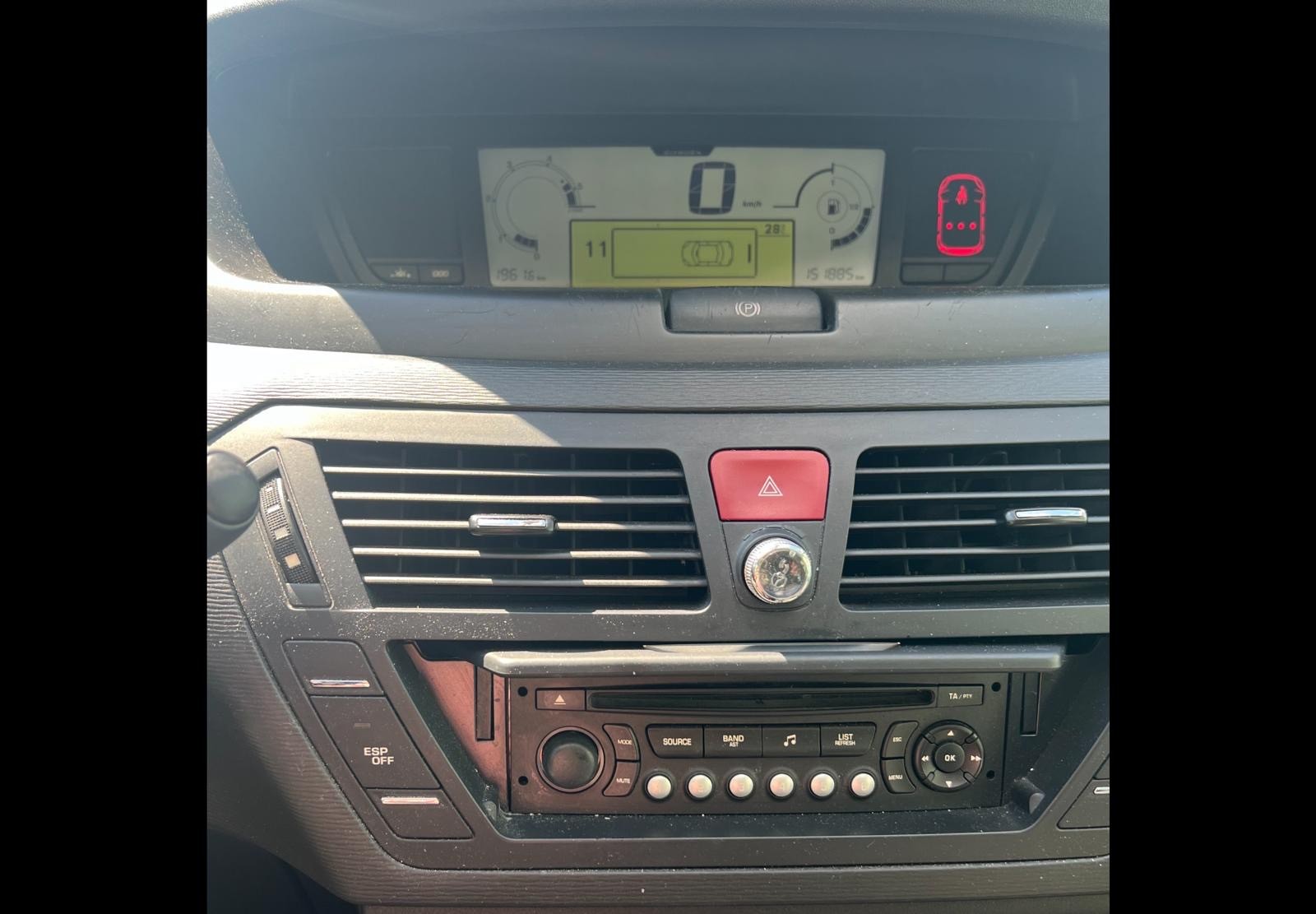 CITROEN C4 Picasso 1.6 HDI 16V Essentiel-image-10