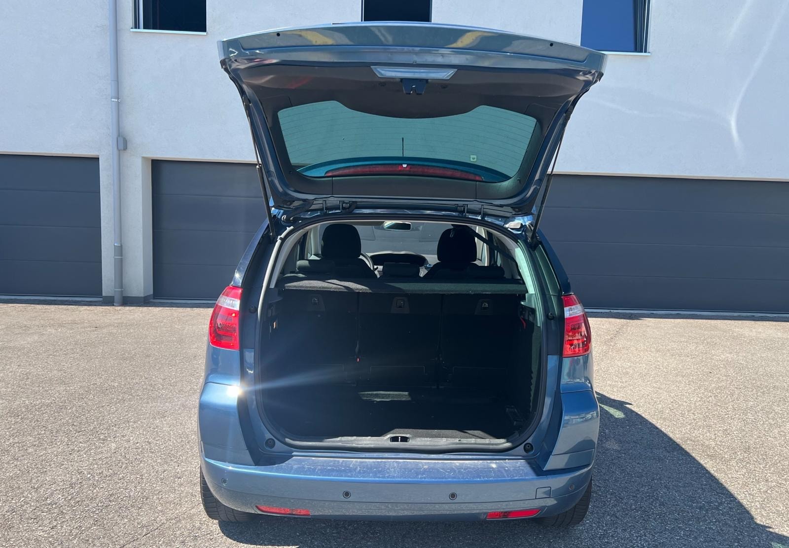 CITROEN C4 Picasso 1.6 HDI 16V Essentiel-image-6