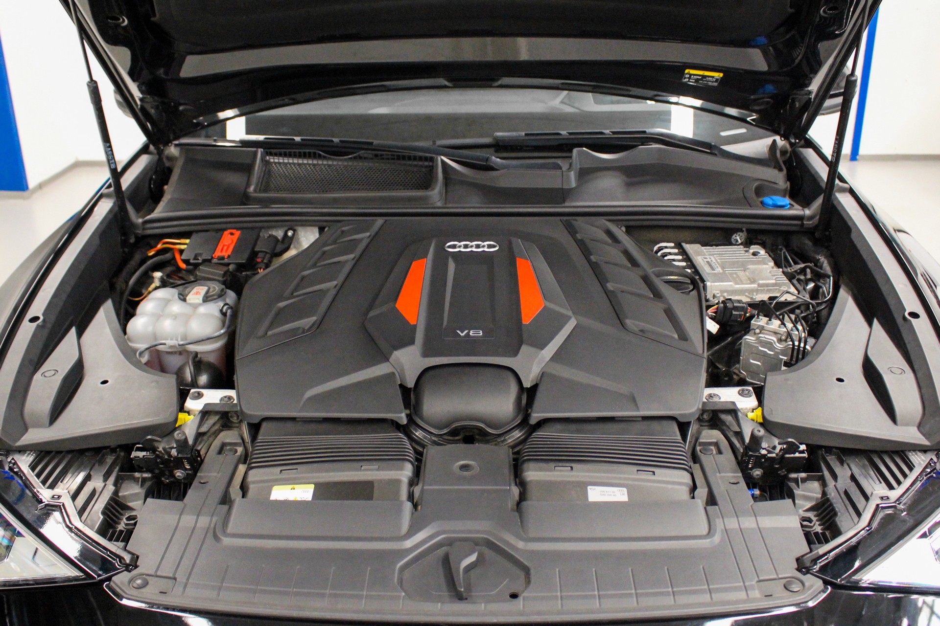 AUDI SQ8 TFSI quattro tiptronic-image-19