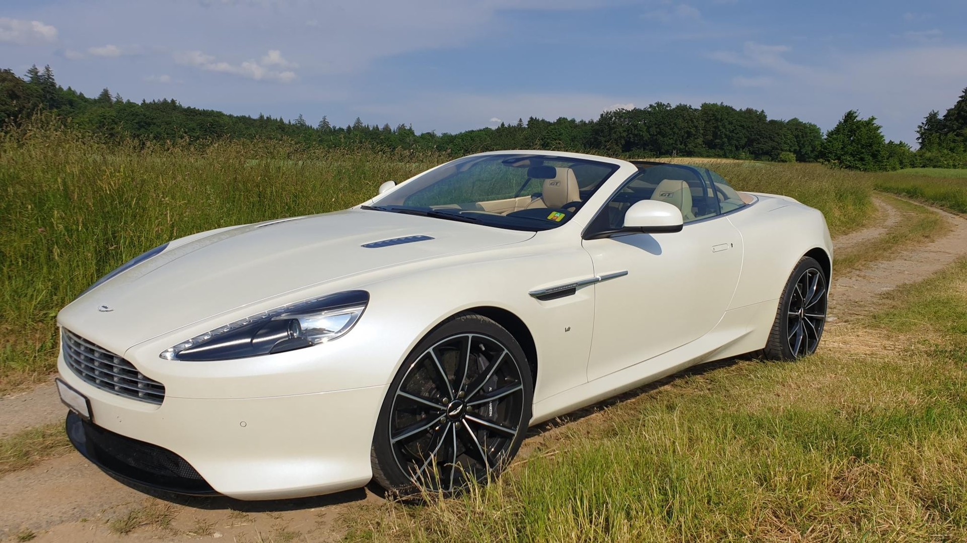 ASTON MARTIN DB9 GT 6.0 V12 Volante-image-0