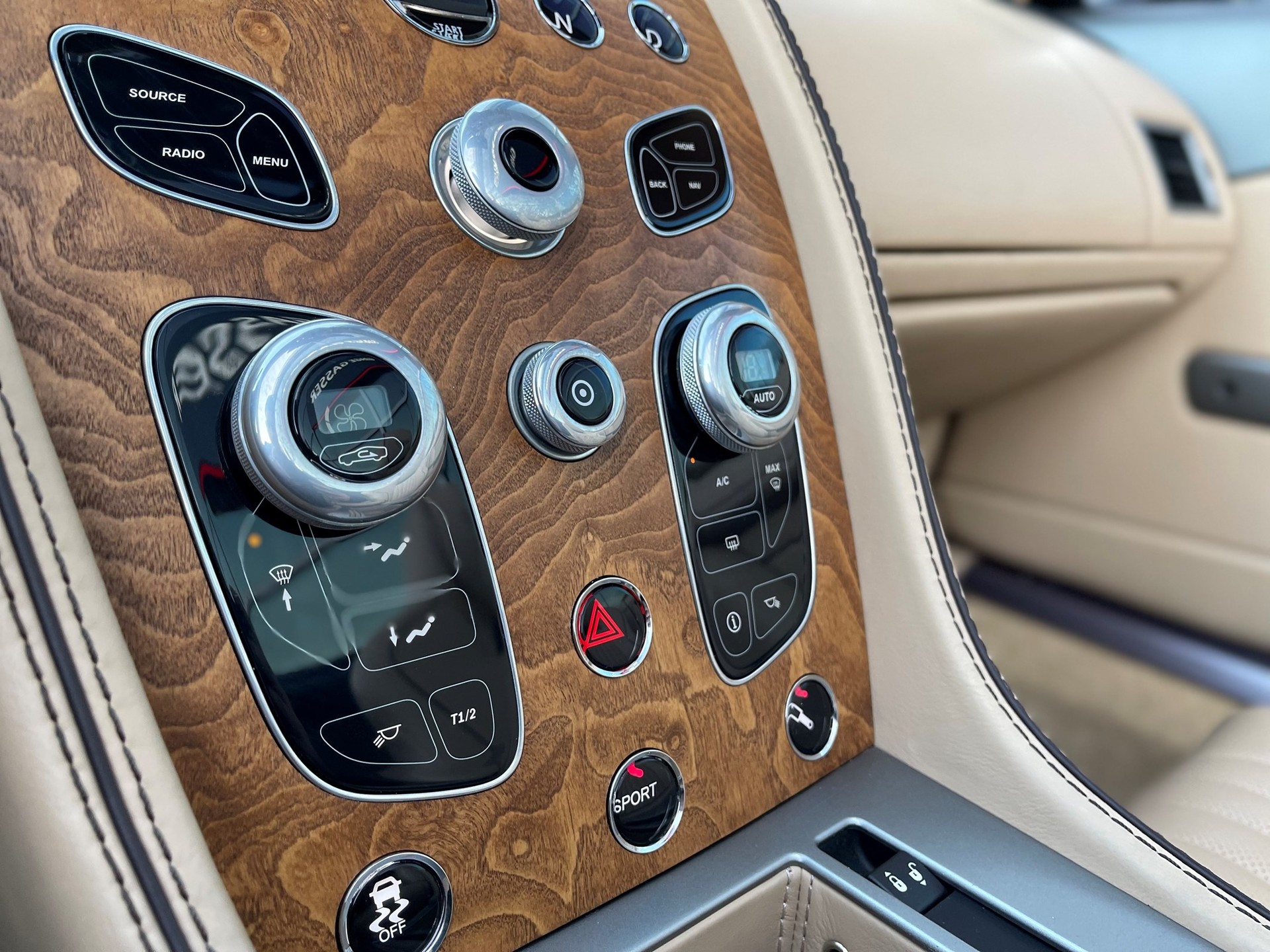 ASTON MARTIN DB9 GT 6.0 V12 Volante-image-10
