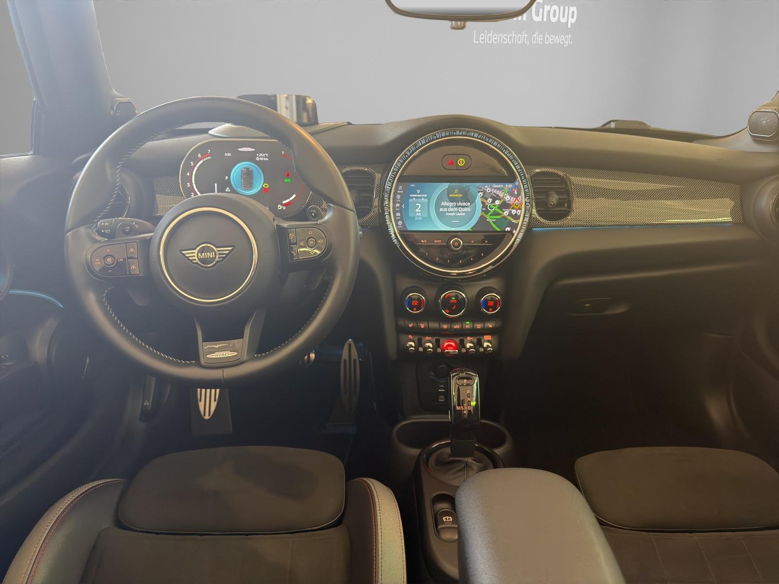 MINI Cabrio John Cooper Works-image-12