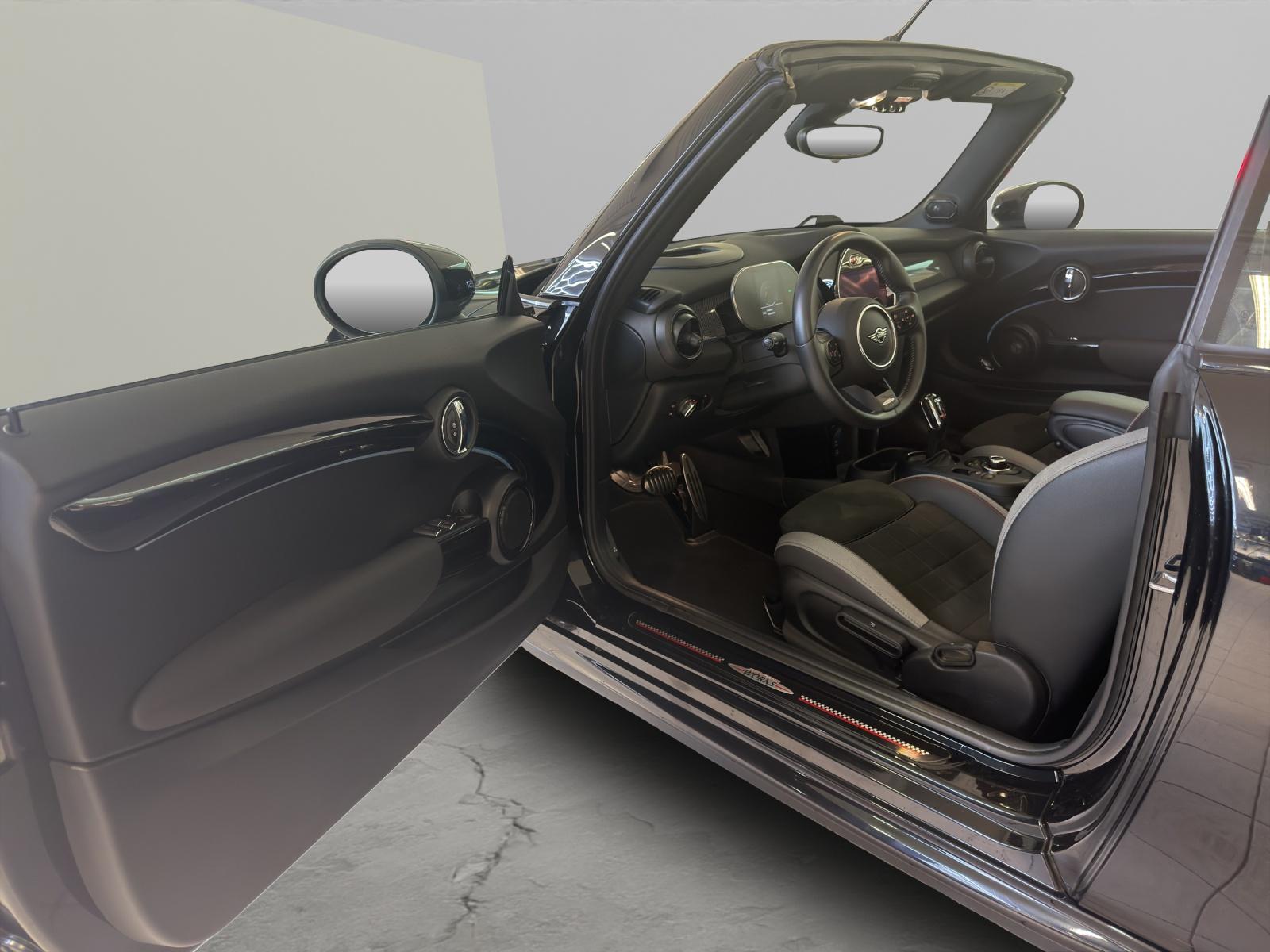 MINI Cabrio John Cooper Works-image-9