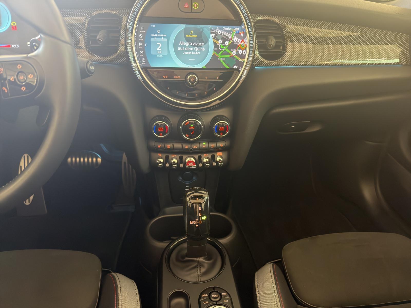 MINI Cabrio John Cooper Works-image-14