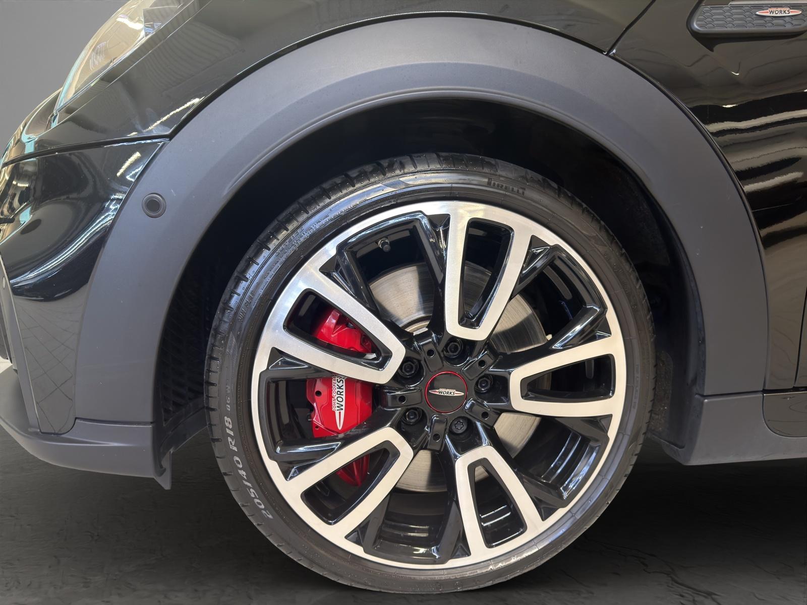 MINI Cabrio John Cooper Works-image-21