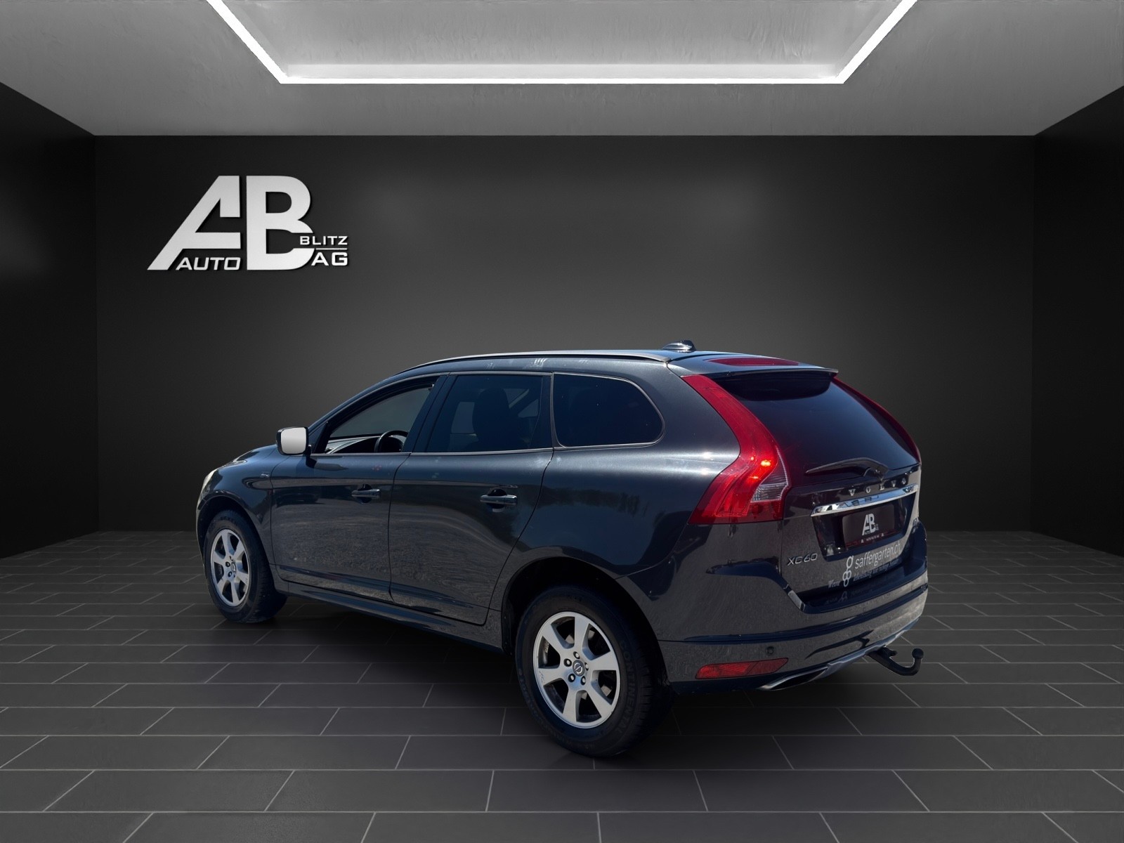 VOLVO XC60 D4 AWD Family Edition Geartronic-image-2