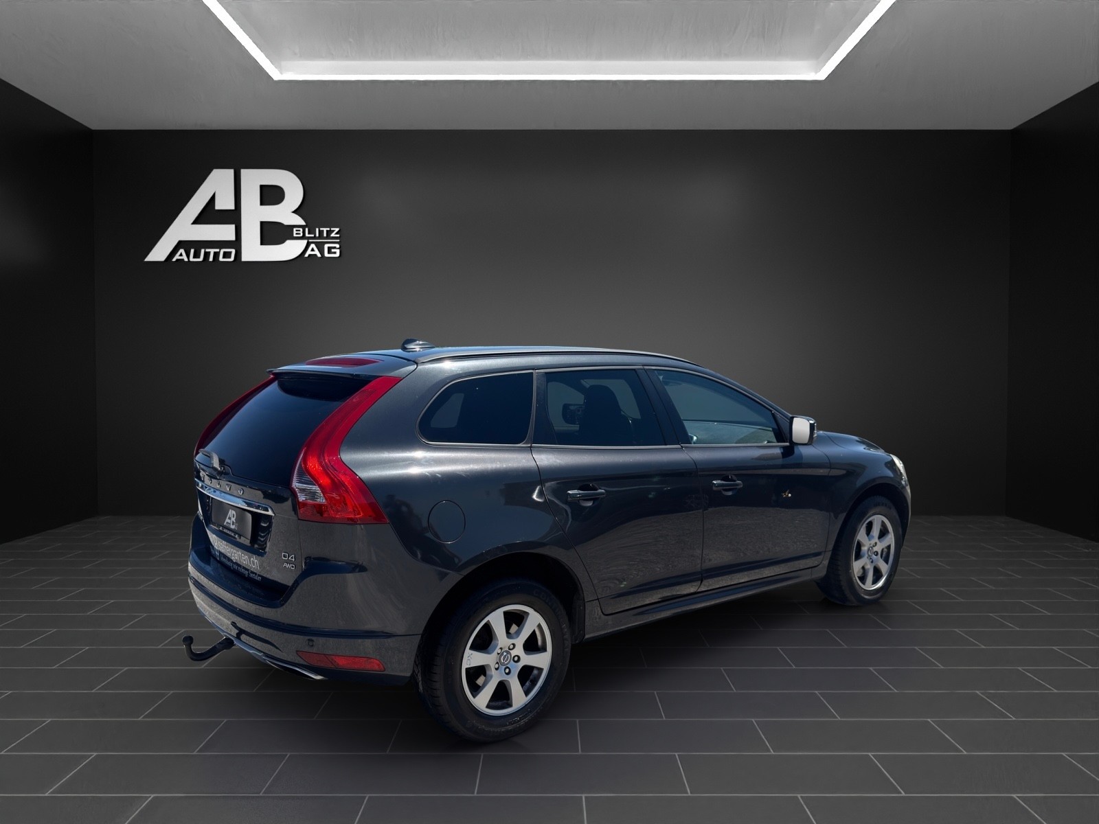VOLVO XC60 D4 AWD Family Edition Geartronic-image-4