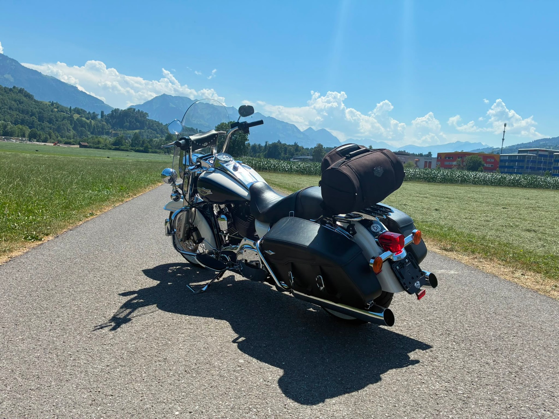 HARLEY-DAVIDSON FLHRC Road King Classic 103 ABS-image-1
