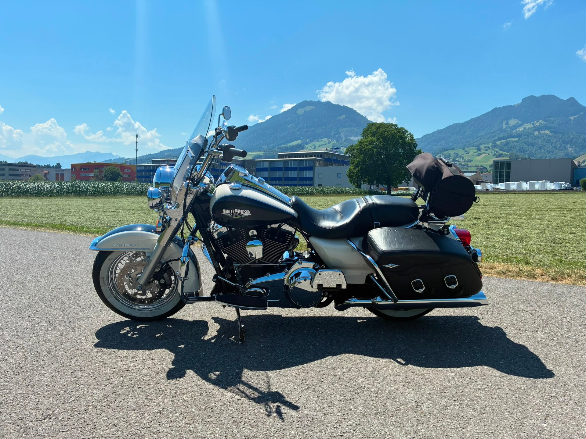HARLEY-DAVIDSON FLHRC Road King Classic 103 ABS-image-2