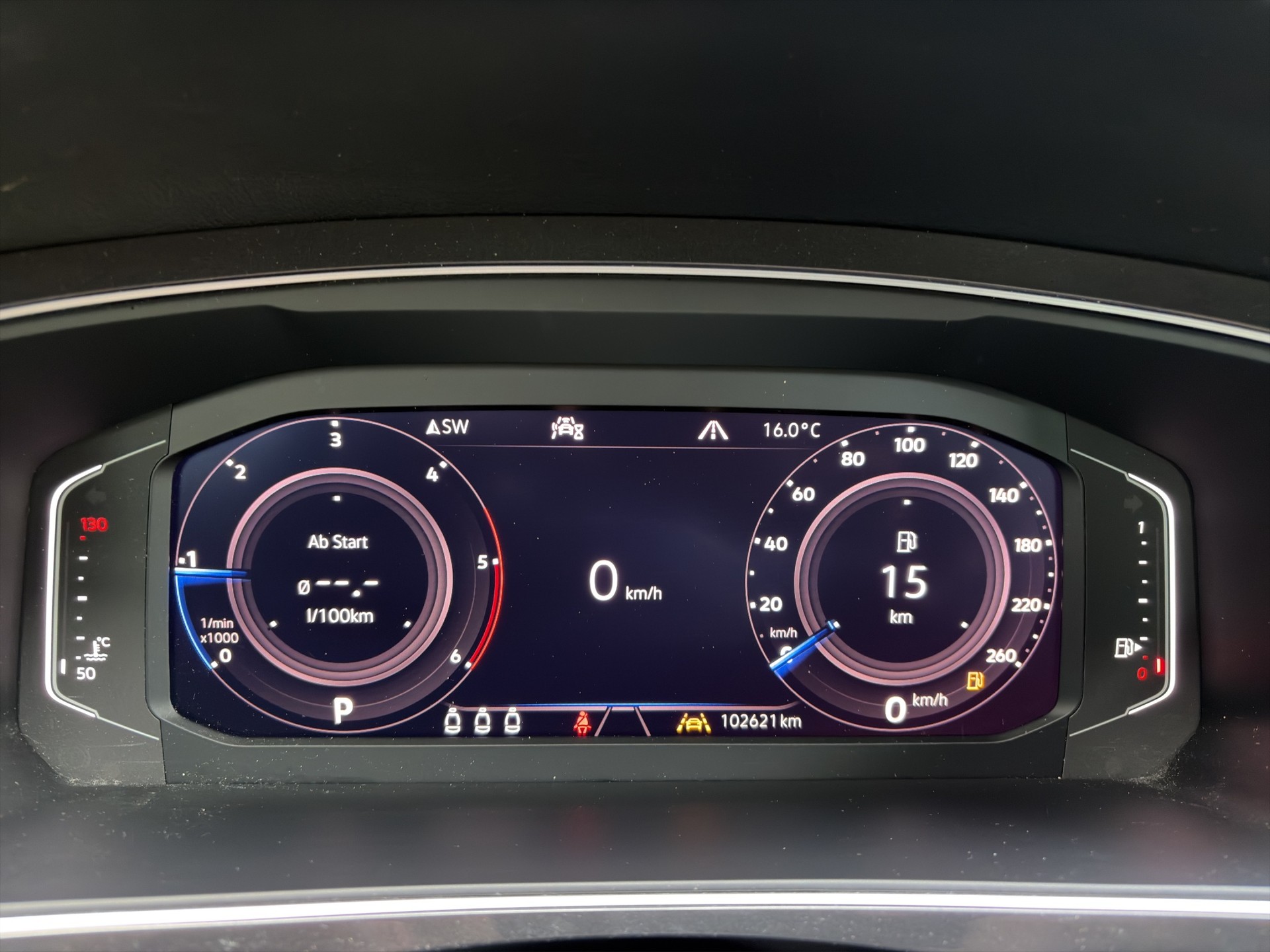 VW Tiguan 2.0 TDI SCR Highline DSG-image-8