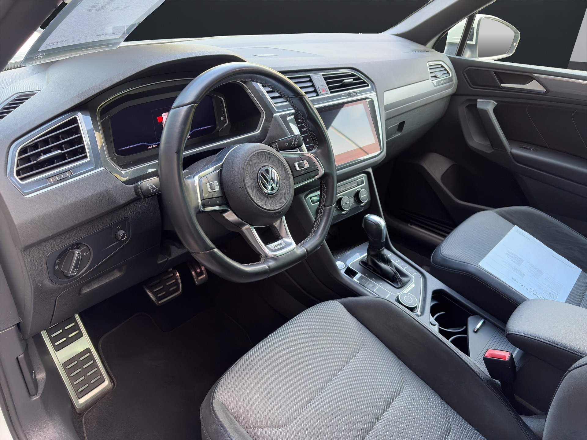 VW Tiguan 2.0 TDI SCR Highline DSG-image-6