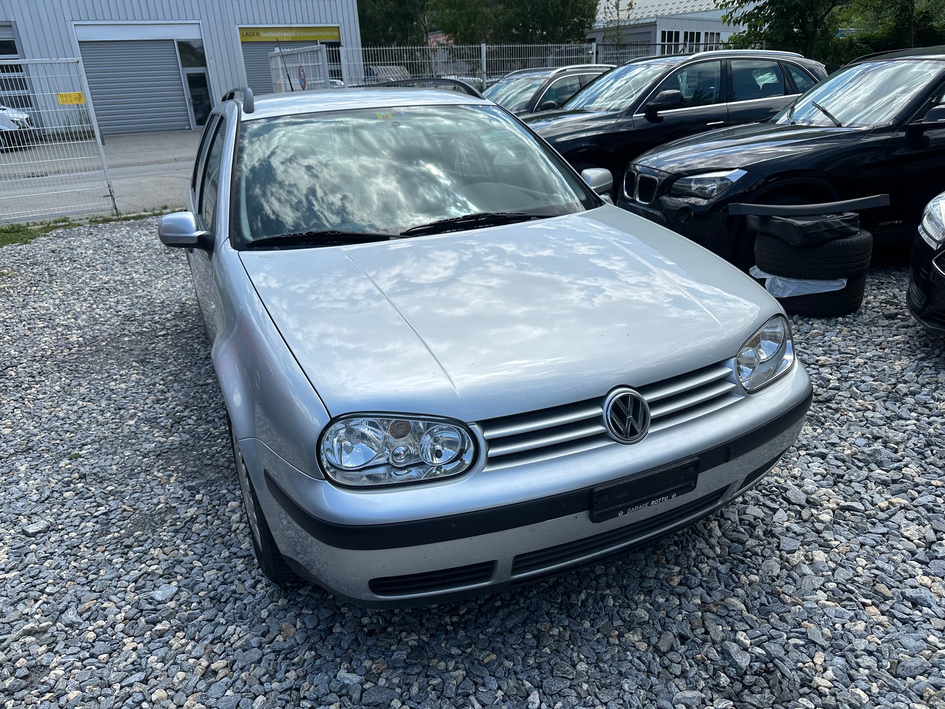 VW Golf Variant 2.0 Comfortline 4Motion-image-2