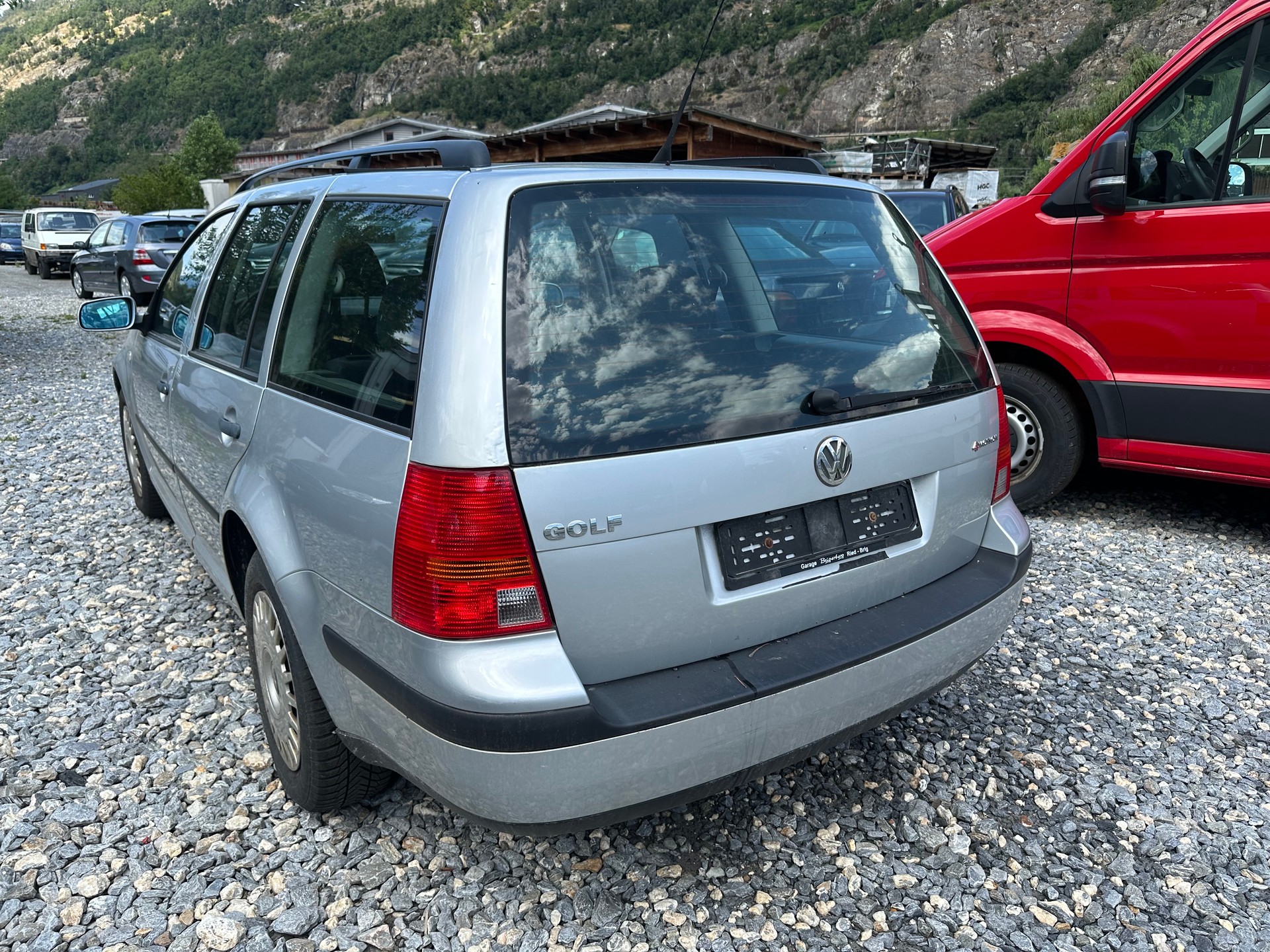 VW Golf Variant 2.0 Comfortline 4Motion-image-5