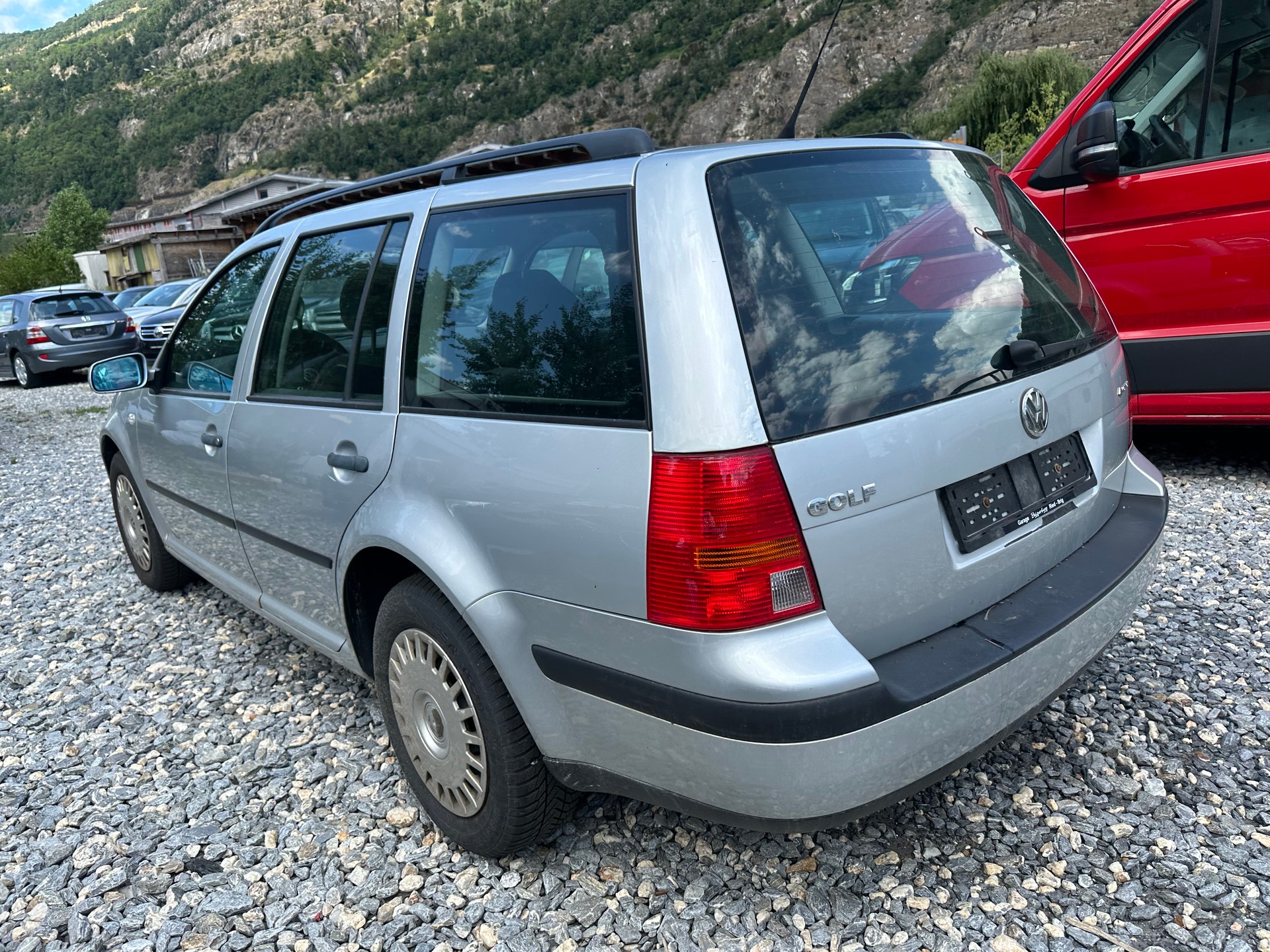 VW Golf Variant 2.0 Comfortline 4Motion-image-4