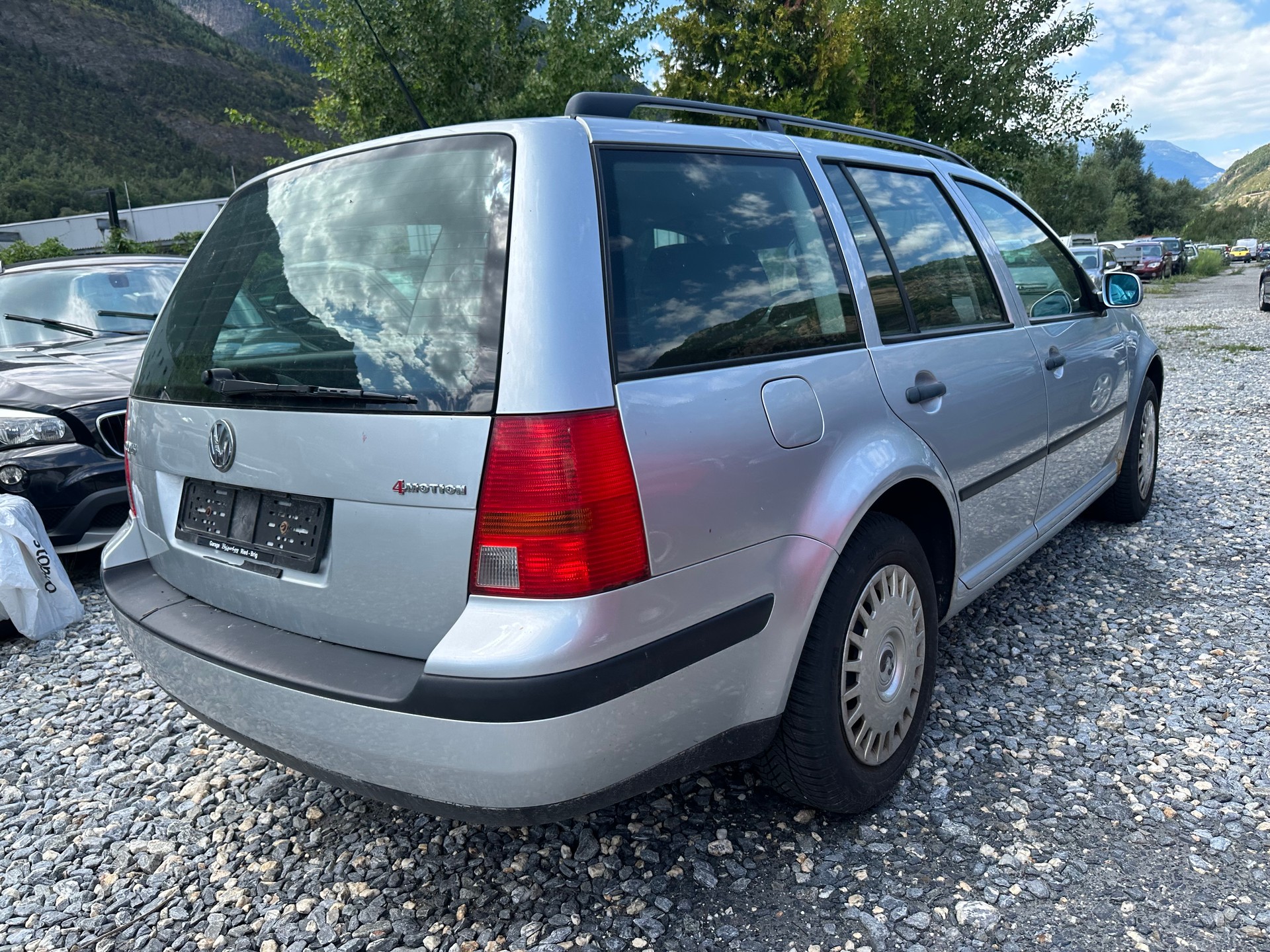 VW Golf Variant 2.0 Comfortline 4Motion-image-6