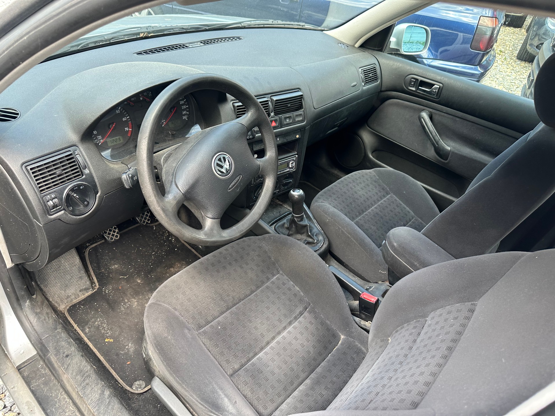 VW Golf Variant 2.0 Comfortline 4Motion-image-9