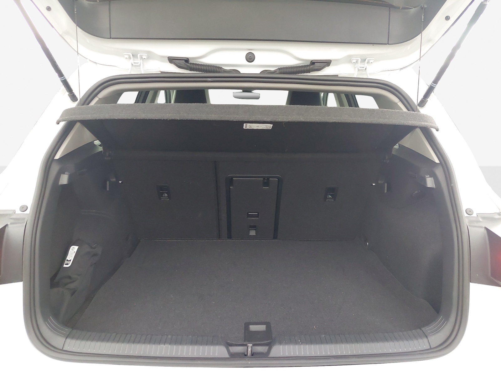 VW Golf 1.5 TSI PHEV Style-image-13