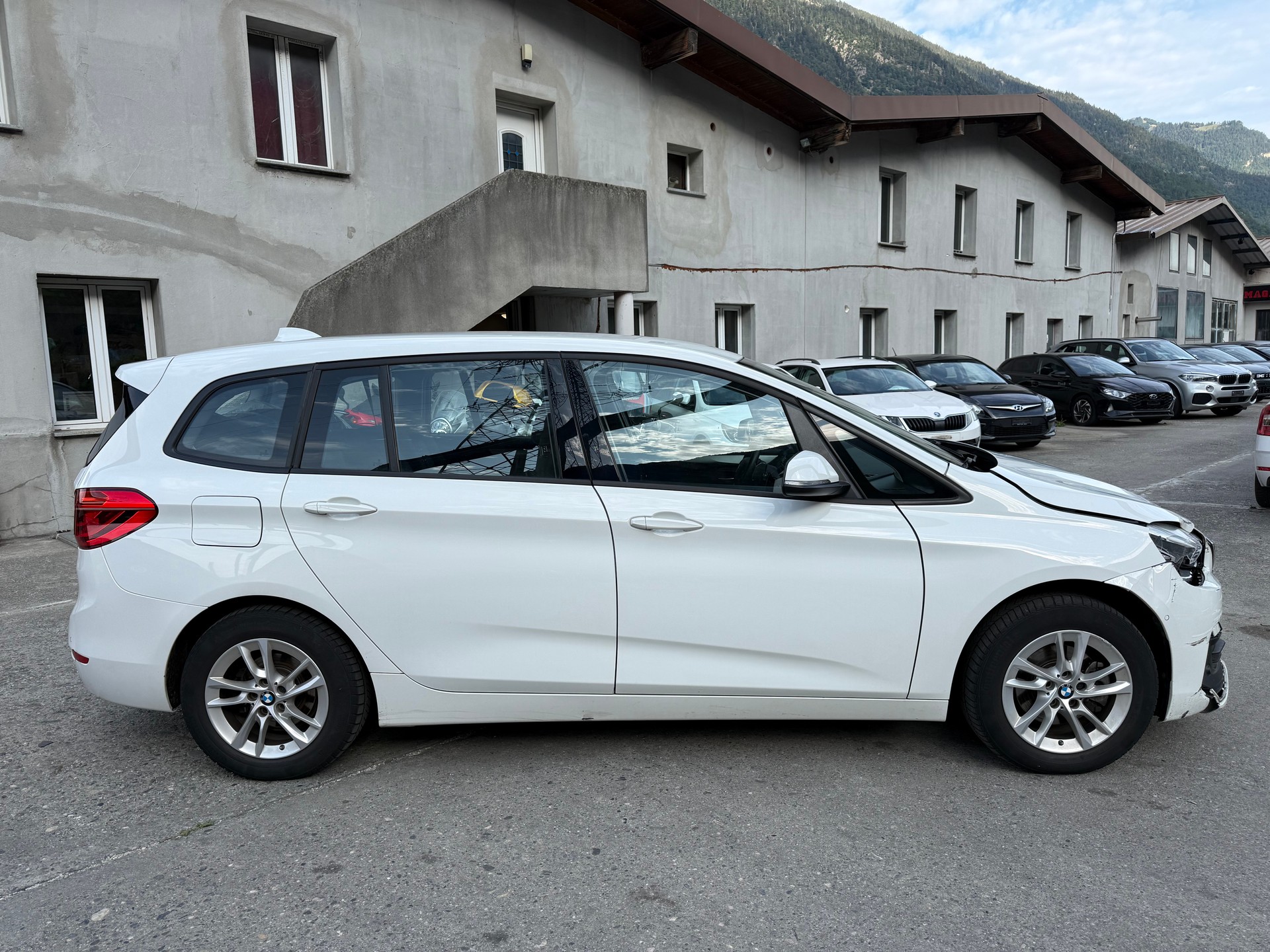 BMW 216d Gran Tourer DKG-image-6