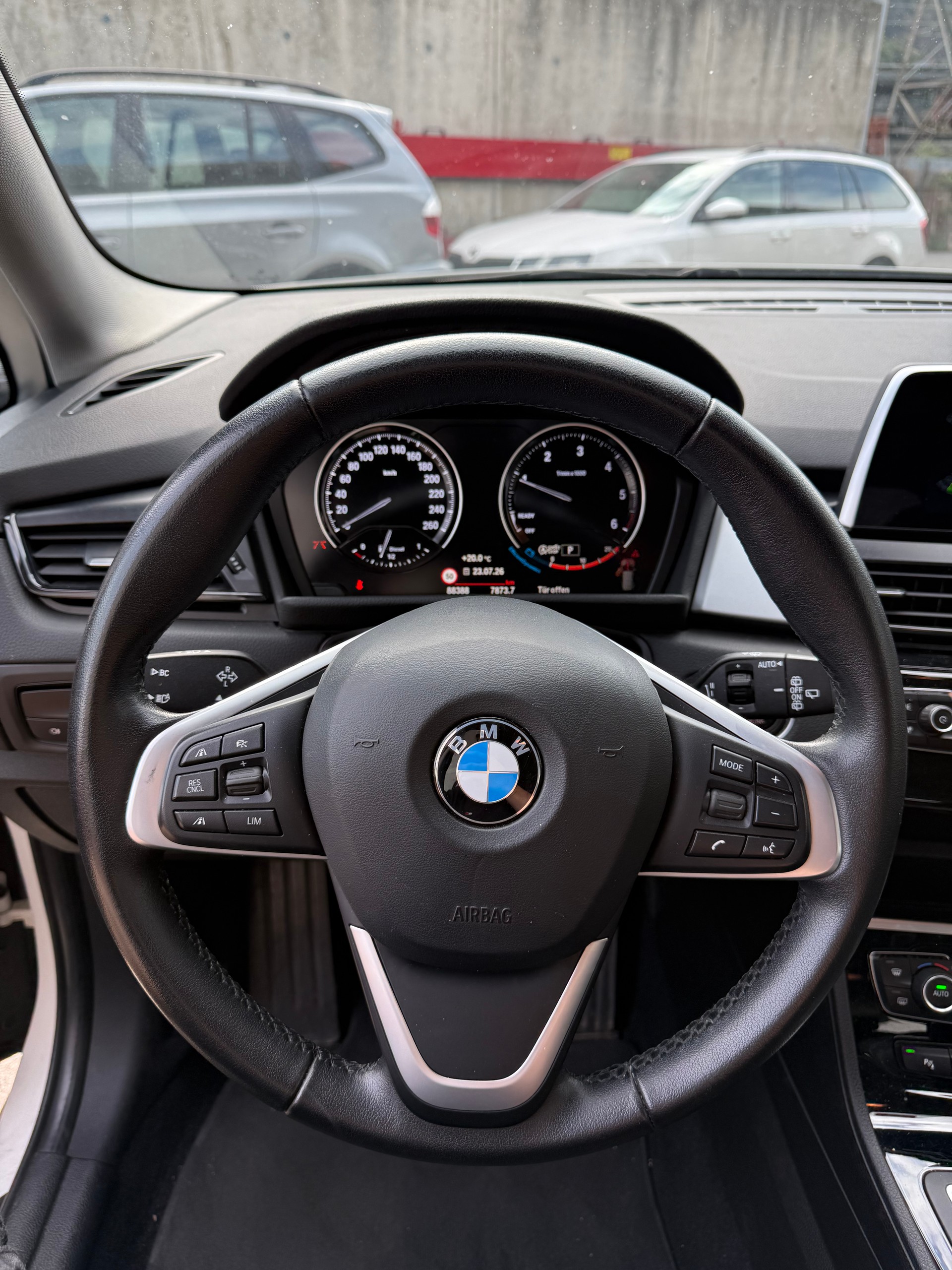 BMW 216d Gran Tourer DKG-image-11