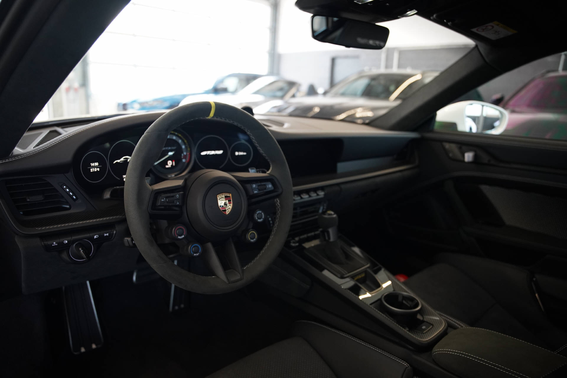 PORSCHE 911 GT3 RS-image-10
