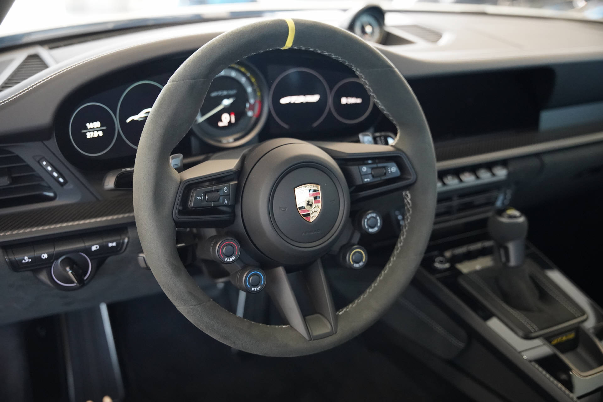 PORSCHE 911 GT3 RS-image-11