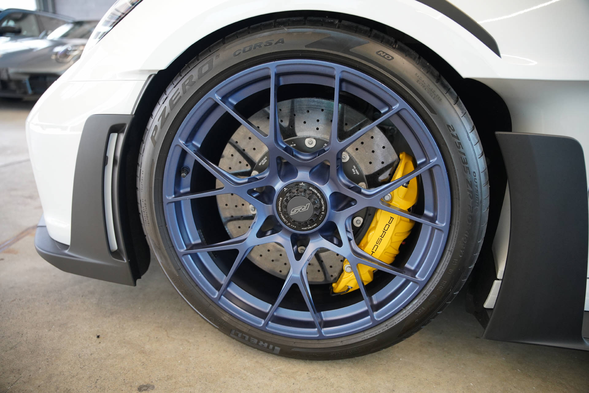 PORSCHE 911 GT3 RS-image-5