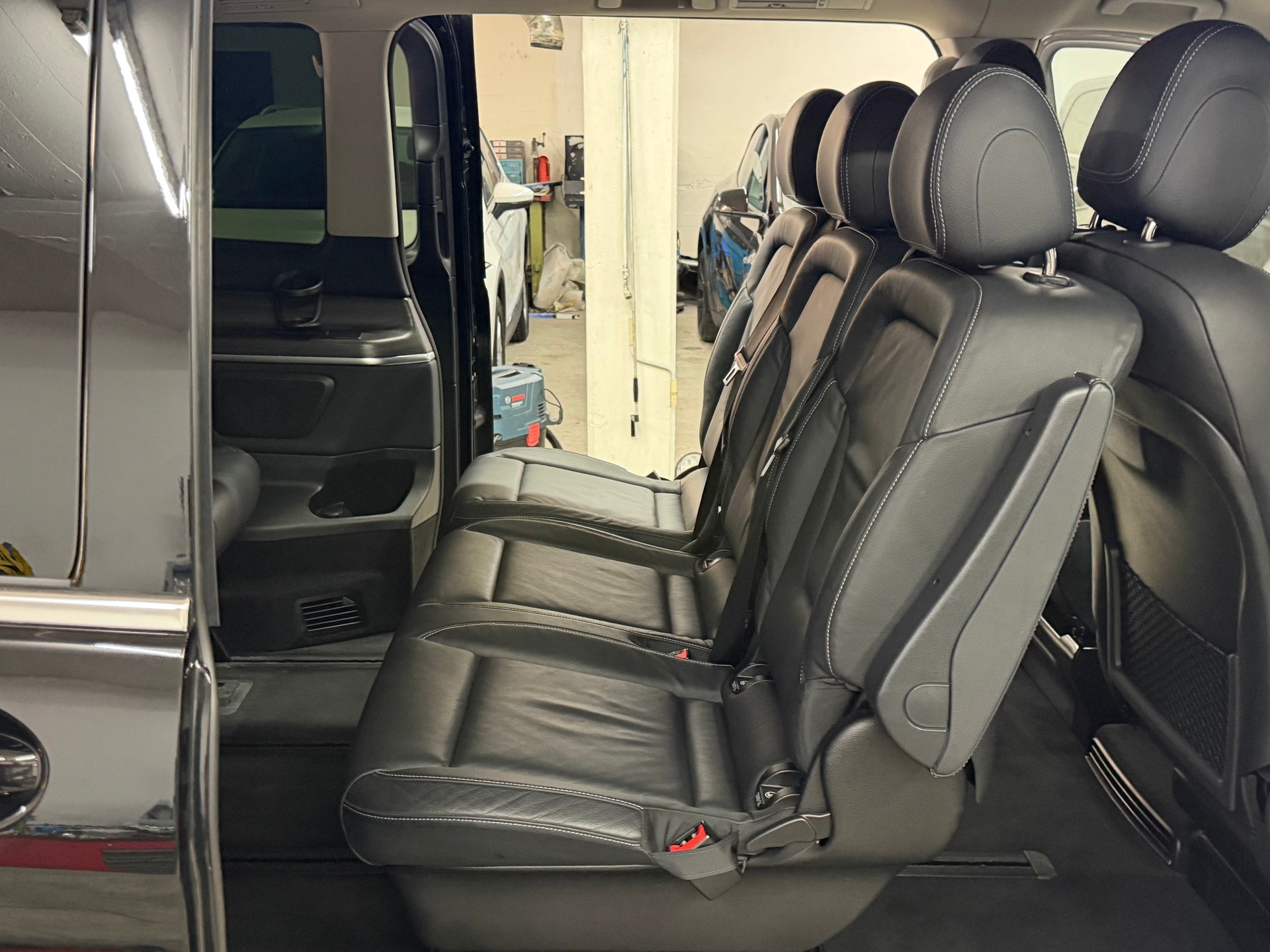 MERCEDES-BENZ V 300 d extralang Avantgarde 4Matic 9G-Tronic-image-9
