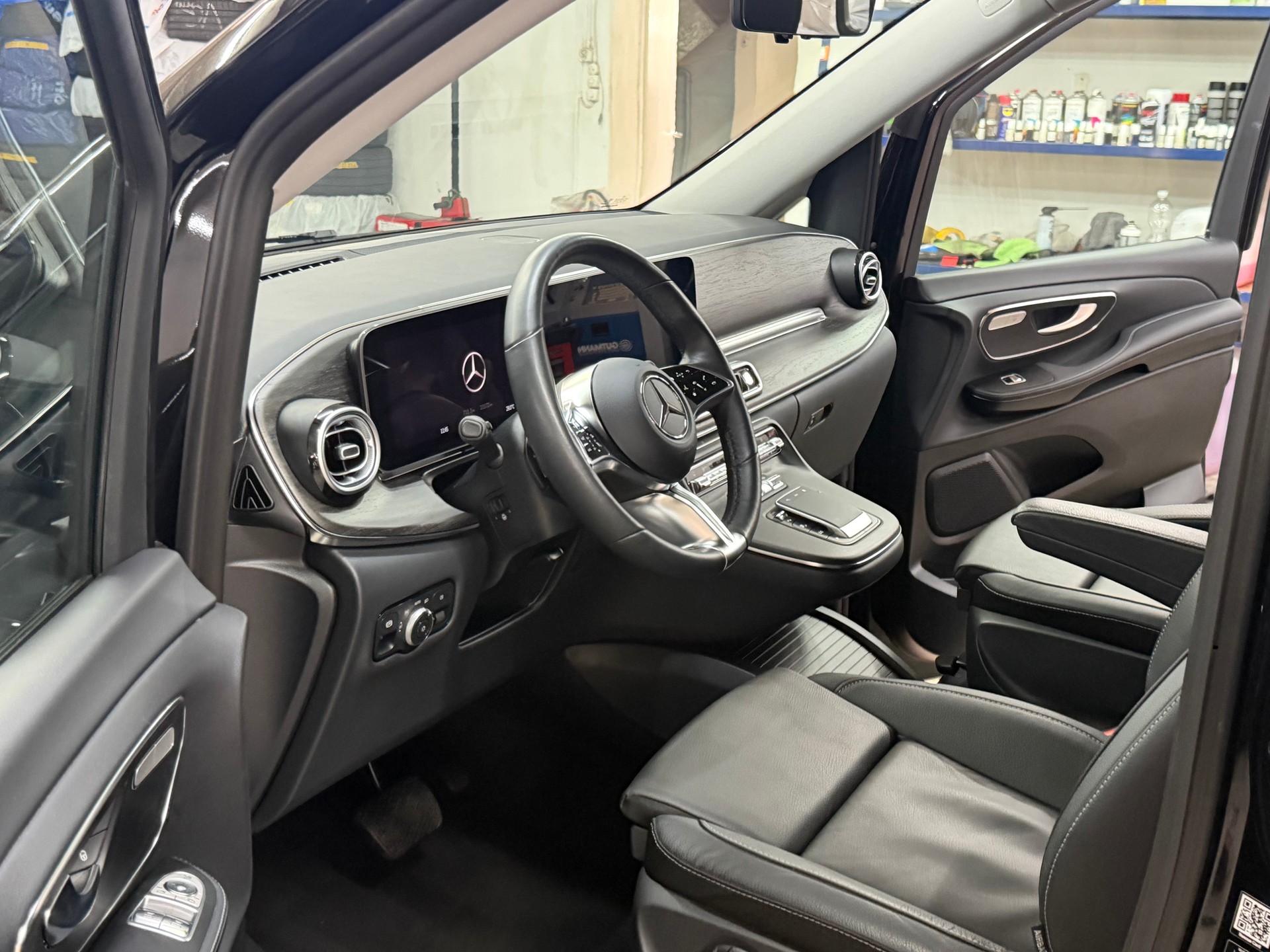 MERCEDES-BENZ V 300 d extralang Avantgarde 4Matic 9G-Tronic-image-11
