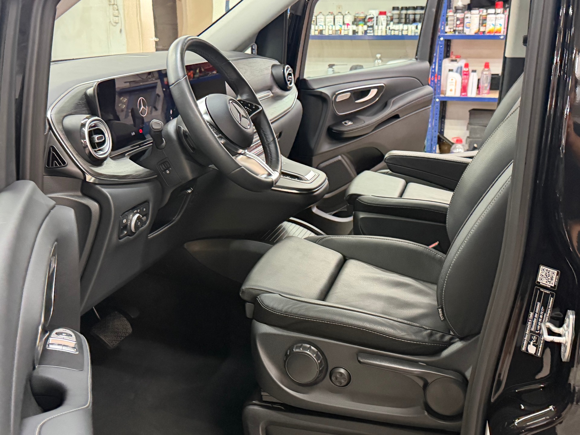 MERCEDES-BENZ V 300 d extralang Avantgarde 4Matic 9G-Tronic-image-12