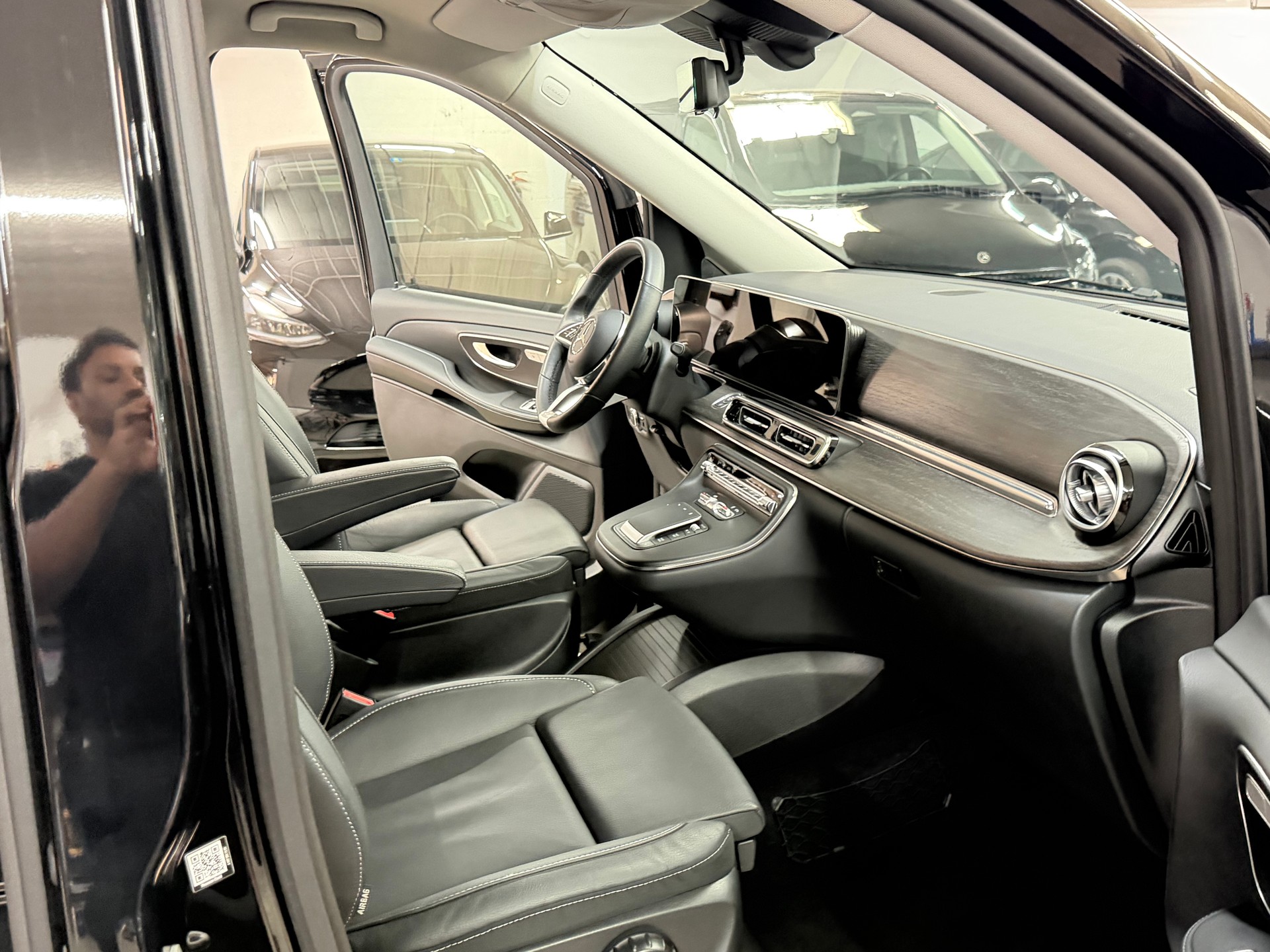 MERCEDES-BENZ V 300 d extralang Avantgarde 4Matic 9G-Tronic-image-8