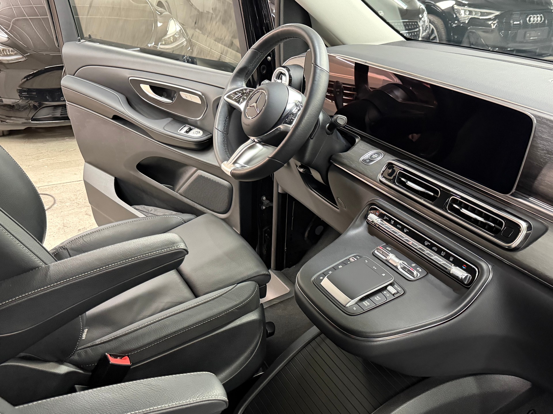 MERCEDES-BENZ V 300 d extralang Avantgarde 4Matic 9G-Tronic-image-7
