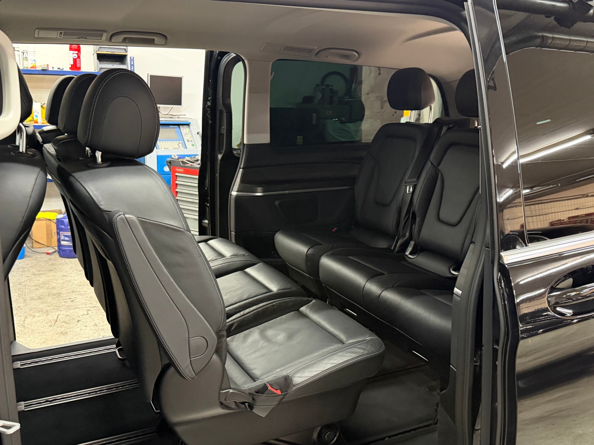 MERCEDES-BENZ V 300 d extralang Avantgarde 4Matic 9G-Tronic-image-10