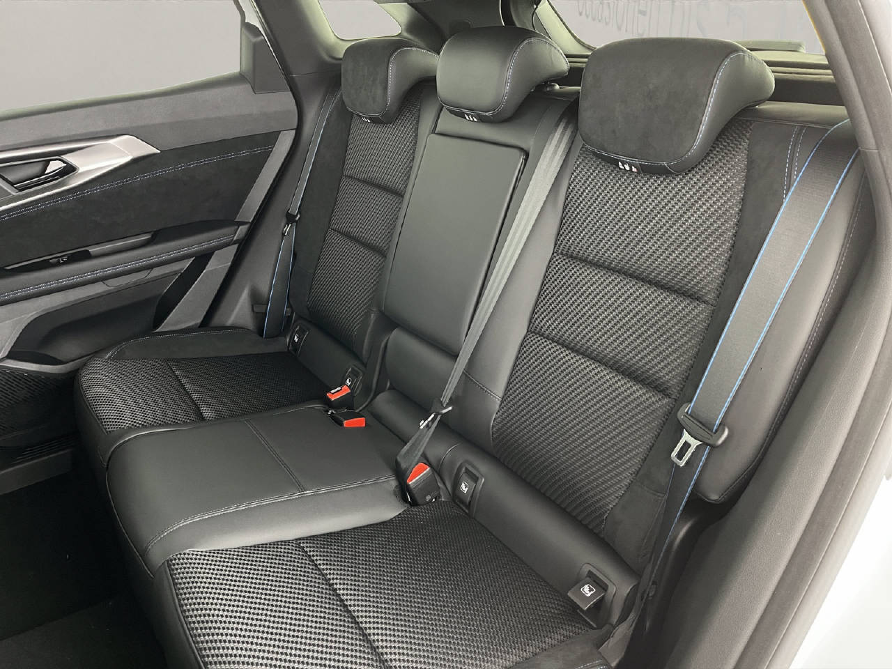 RENAULT Austral 1.2 E-Tech esprit Alpine-image-16
