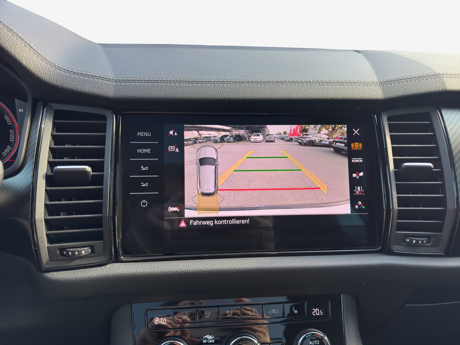 SKODA Kodiaq 2.0 TSI 4x4 SportLine-image-15